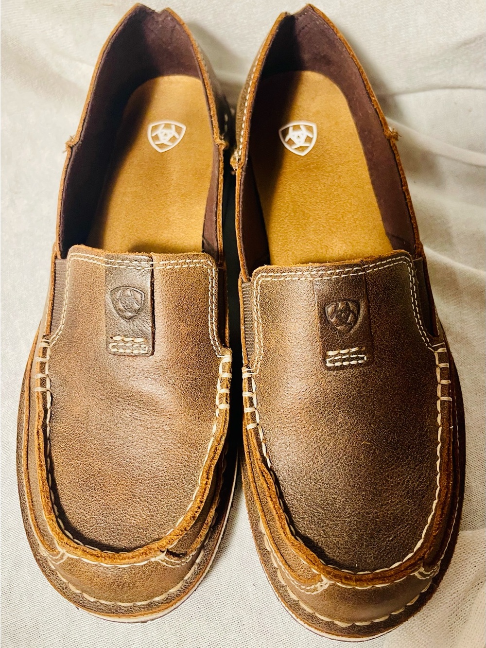 NWOT Ariat Women's Cruiser Loafers Vintage Bomber Leather 9.5B Floor Model